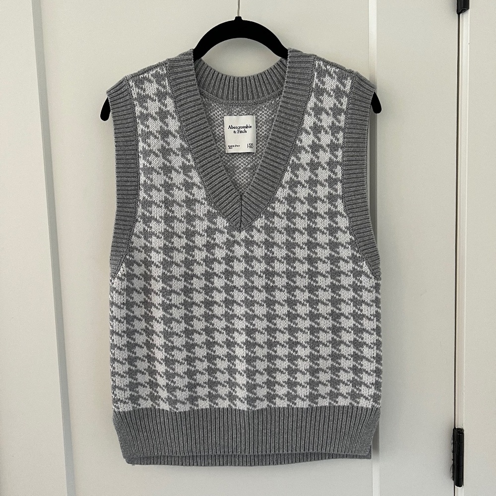 Abercrombie & Fitch Houndstooth Sweater Vest